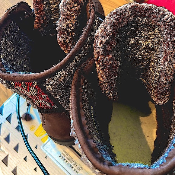 Fabulous Tecnica NEWInBox.Italy.DarkBrownSuede&Shearling.Sicilian/Moorish Design - Picture 10 of 15